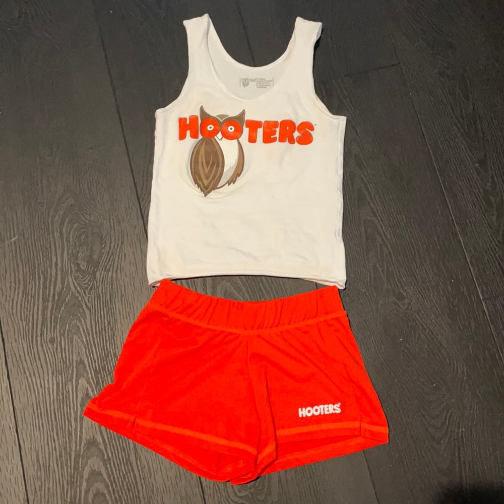 Hooters outfit!